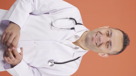 Vertical-video-of-Doctor-describing-medicine-on-Facetime.